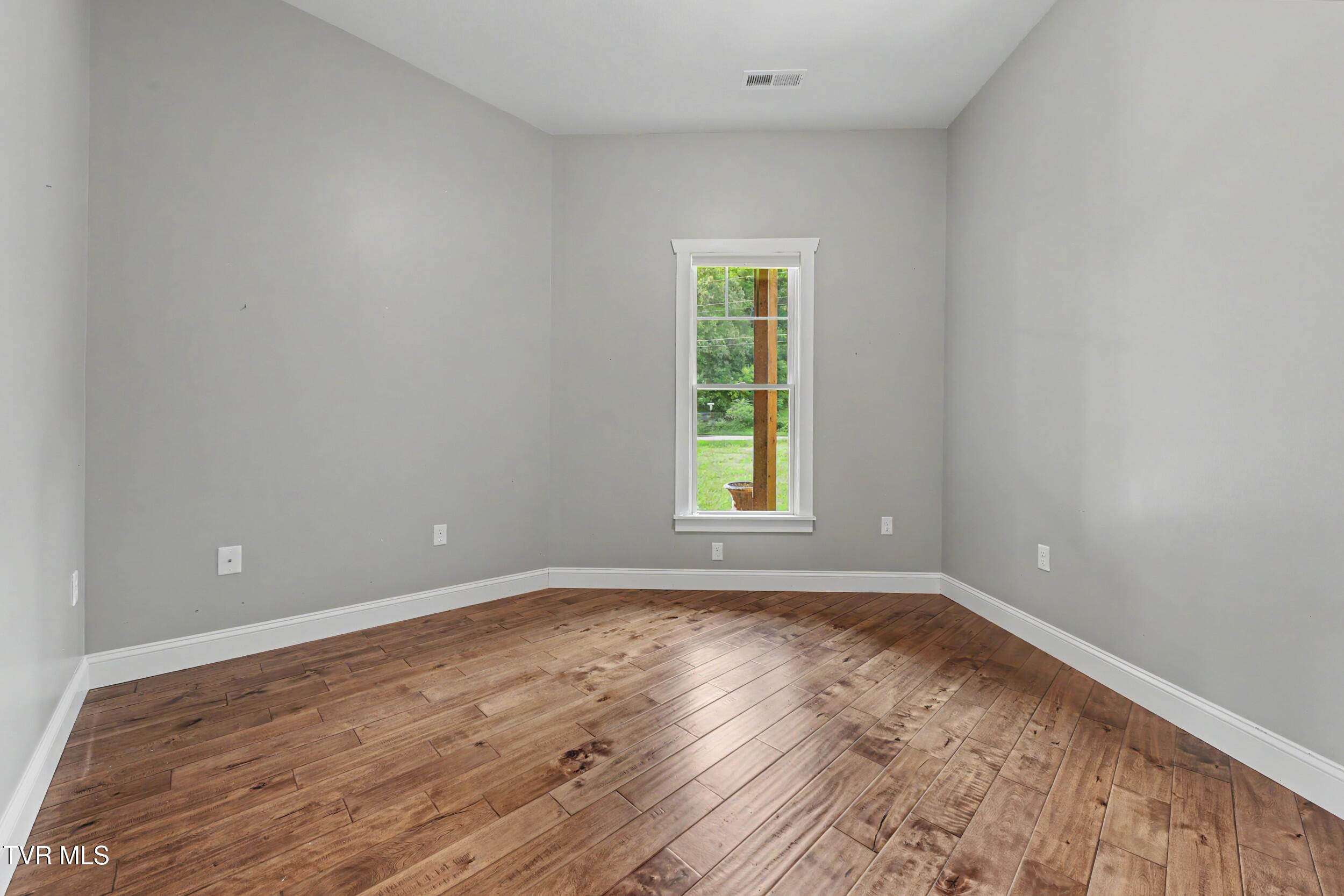 2220 Old Tusculum Road Greeneville, TN 37745 - Photo 39 of 53 36_img_0150