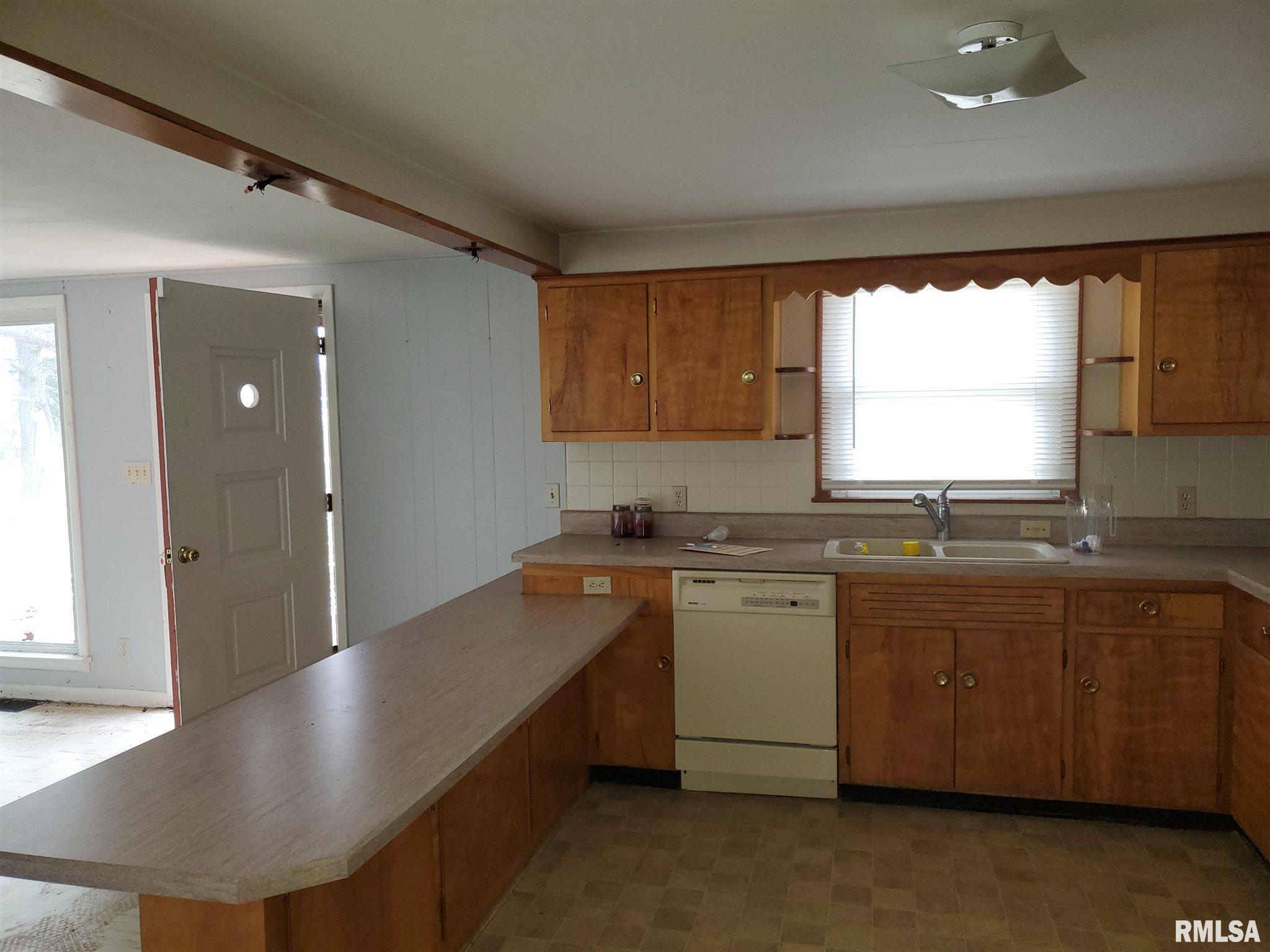 7145 Highway 34 Raleigh, IL 62977 - Photo 7 of 32 Gallery Image 7