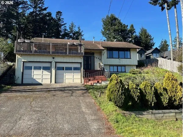 $350,000 | 1646 Oak Street, North Bend, OR 97459