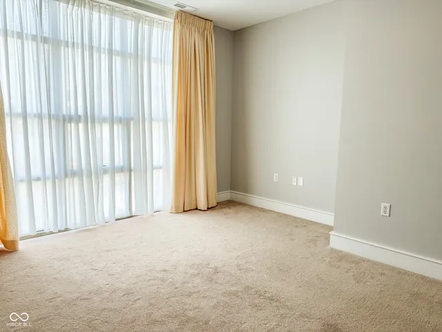 $237,900 | 802 North Meridian Street, Unit 207, Indianapolis, IN 46204