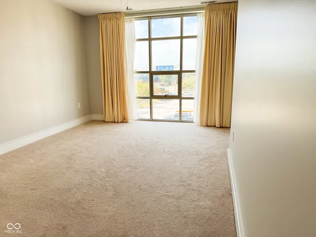 $237,900 | 802 North Meridian Street, Unit 207, Indianapolis, IN 46204