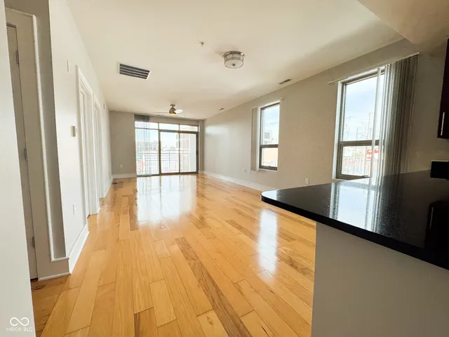 $237,900 | 802 North Meridian Street, Unit 207, Indianapolis, IN 46204