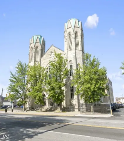 $237,900 | 802 North Meridian Street, Unit 207, Indianapolis, IN 46204