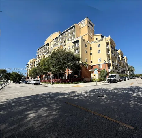 $3,300 | 8395 Southwest 73rd Avenue, Unit 417, Miami, FL 33143