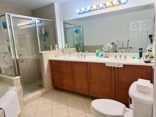 $3,300 | 8395 Southwest 73rd Avenue, Unit 417, Miami, FL 33143