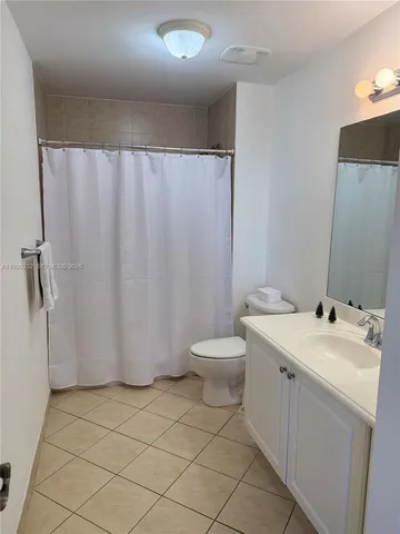 $3,300 | 8395 Southwest 73rd Avenue, Unit 417, Miami, FL 33143