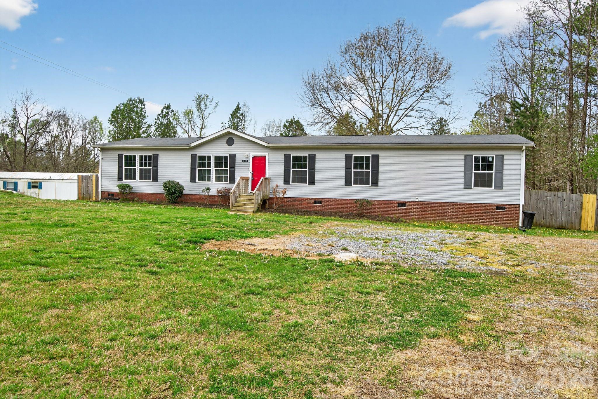 922 Lavender Road Grover, NC 28073 - Photo 2 of 20