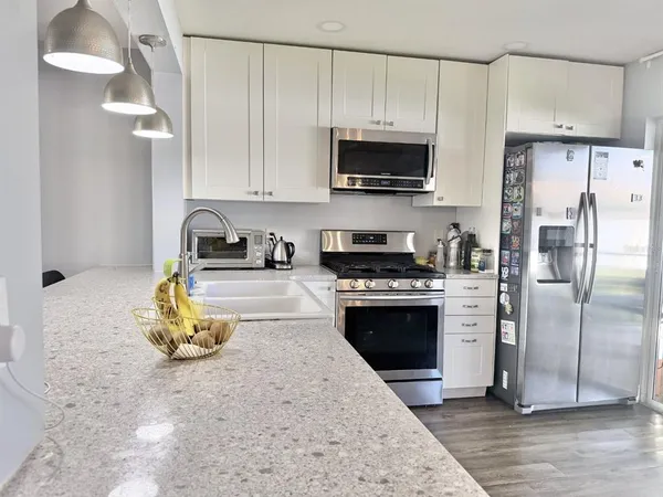 $2,500 | 5705 Tanagergrove Way, Lithia, FL 33547