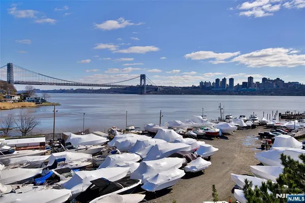 $8,700 | 11 Vela Way, Edgewater, NJ 07020