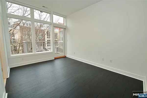 $8,700 | 11 Vela Way, Edgewater, NJ 07020