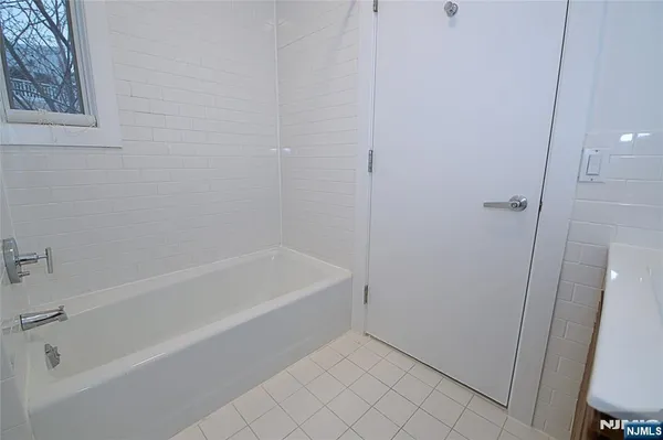 $8,700 | 11 Vela Way, Edgewater, NJ 07020