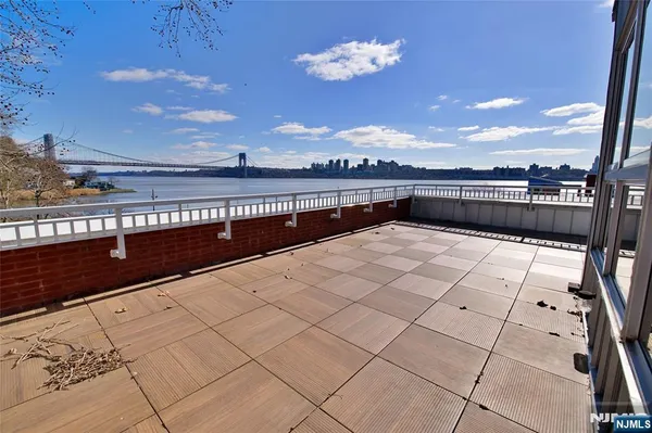 $8,700 | 11 Vela Way, Edgewater, NJ 07020