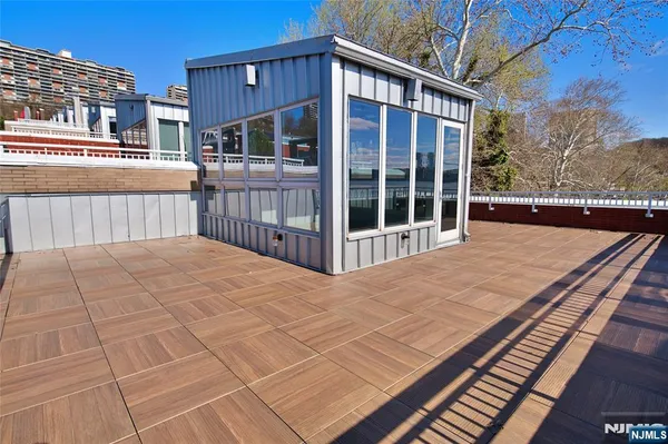 $8,700 | 11 Vela Way, Edgewater, NJ 07020