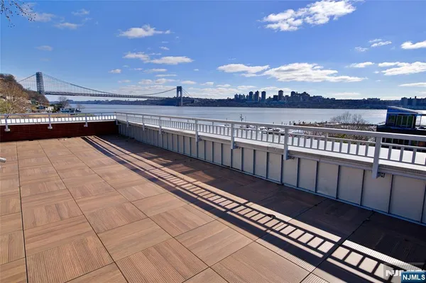 $8,700 | 11 Vela Way, Edgewater, NJ 07020