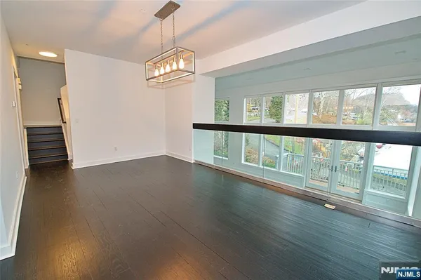 $8,700 | 11 Vela Way, Edgewater, NJ 07020