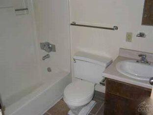 1701 Northeast Wichita Way Bend, OR 97701 - Photo 11 of 17 406-Bathroom