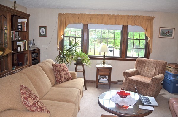 12 Liberty Road Marshfield, MA 02050 - Photo 5 of 20 Gallery Image 5