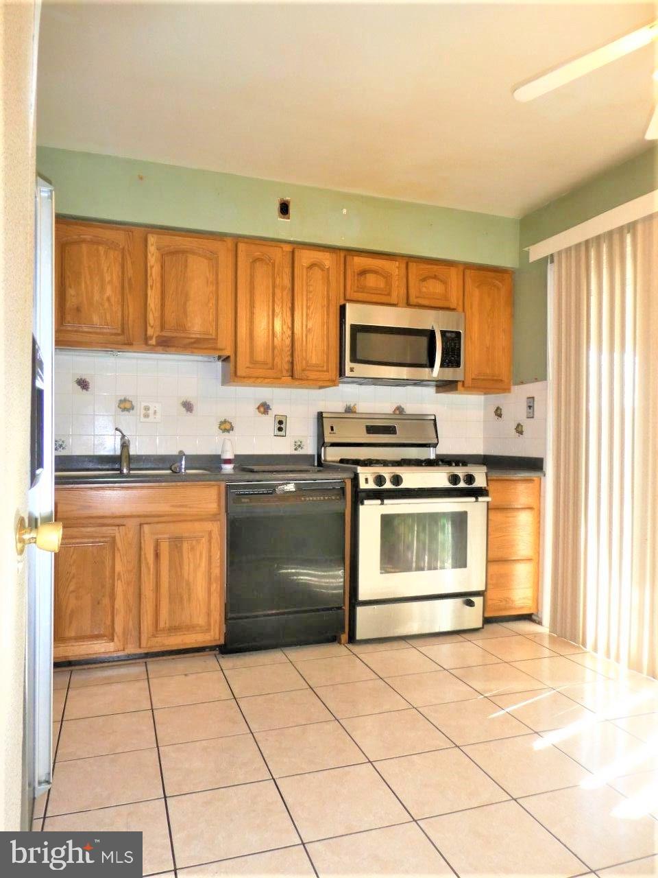 6707 Longhill Road Baltimore, MD 21207 - Photo 6 of 24 Gallery Image 6