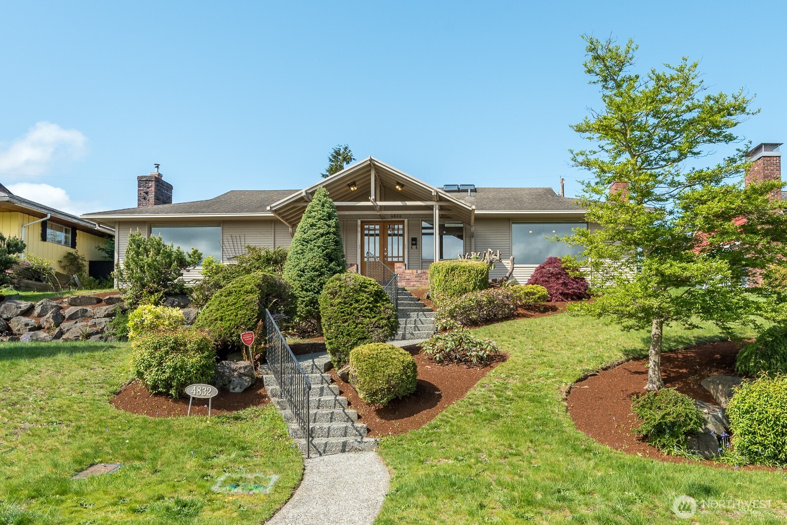 4832 Delaware Avenue Everett, WA 98203 - Photo 1 of 38