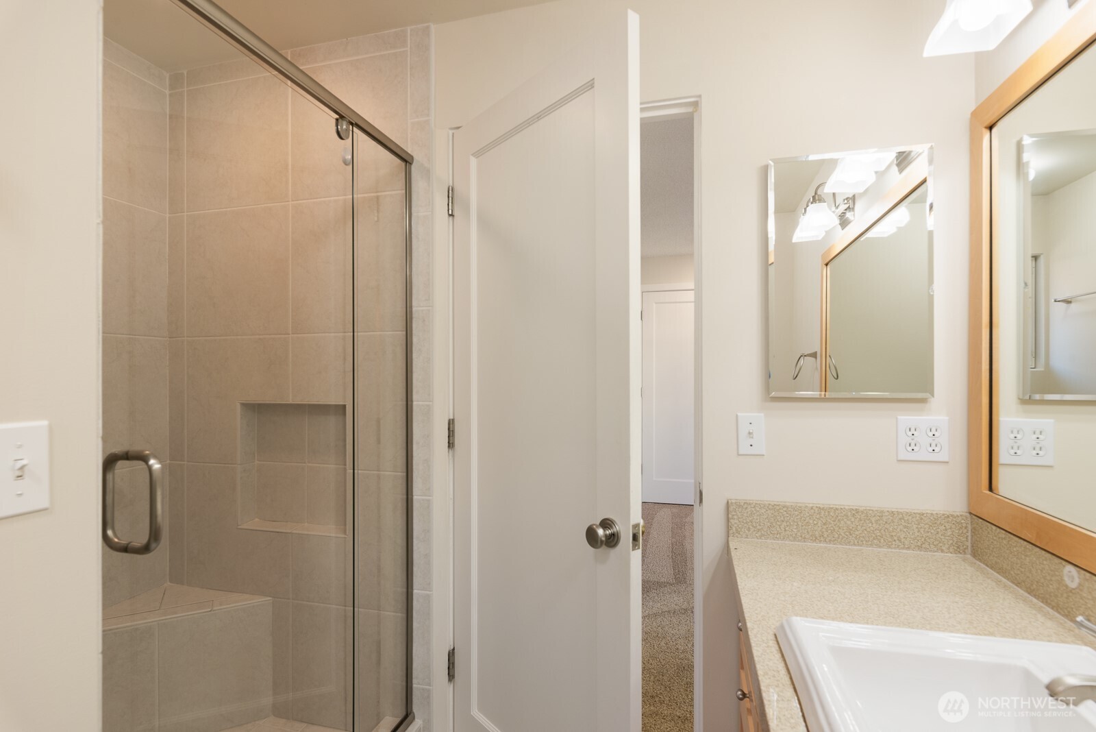 4832 Delaware Avenue Everett, WA 98203 - Photo 23 of 38