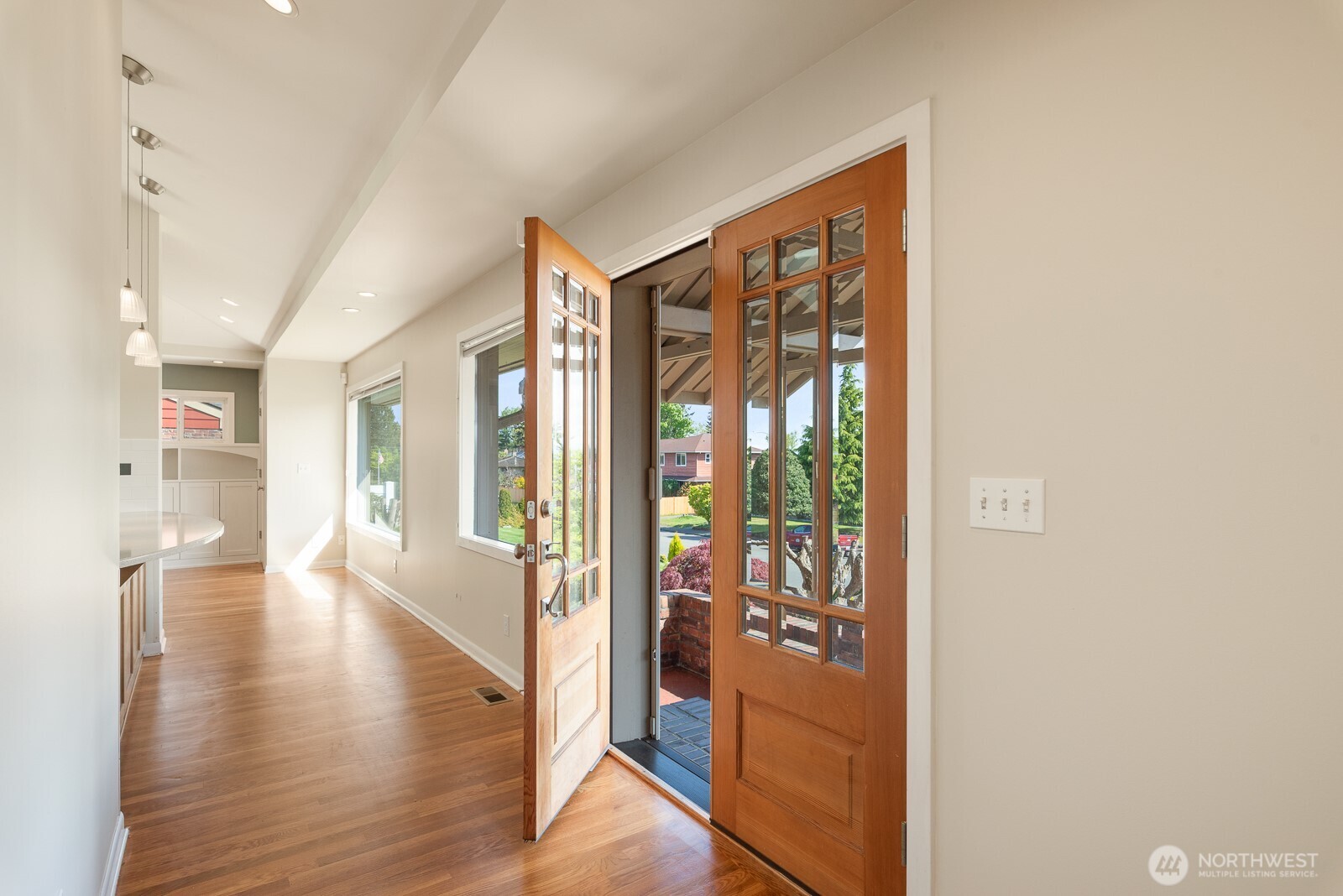 4832 Delaware Avenue Everett, WA 98203 - Photo 4 of 38