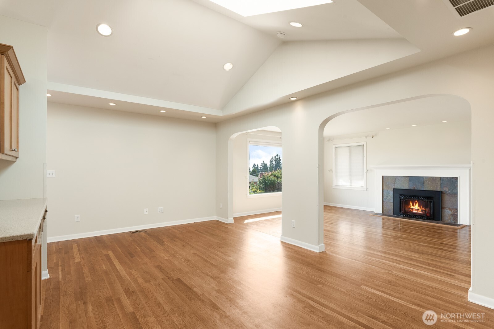 4832 Delaware Avenue Everett, WA 98203 - Photo 6 of 38