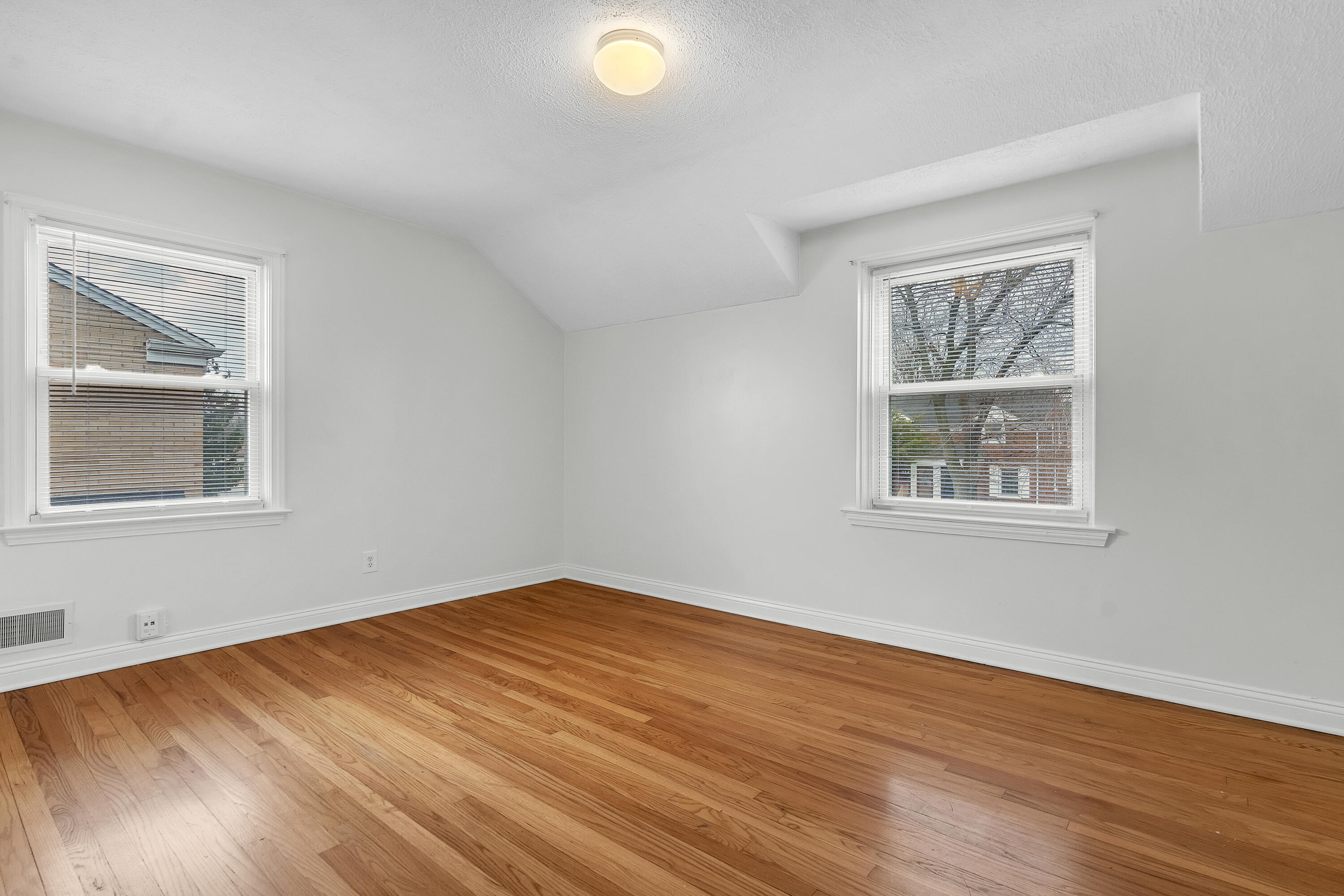 309 Belden Place Munster, IN 46321 - Photo 11 of 17 3000x2000