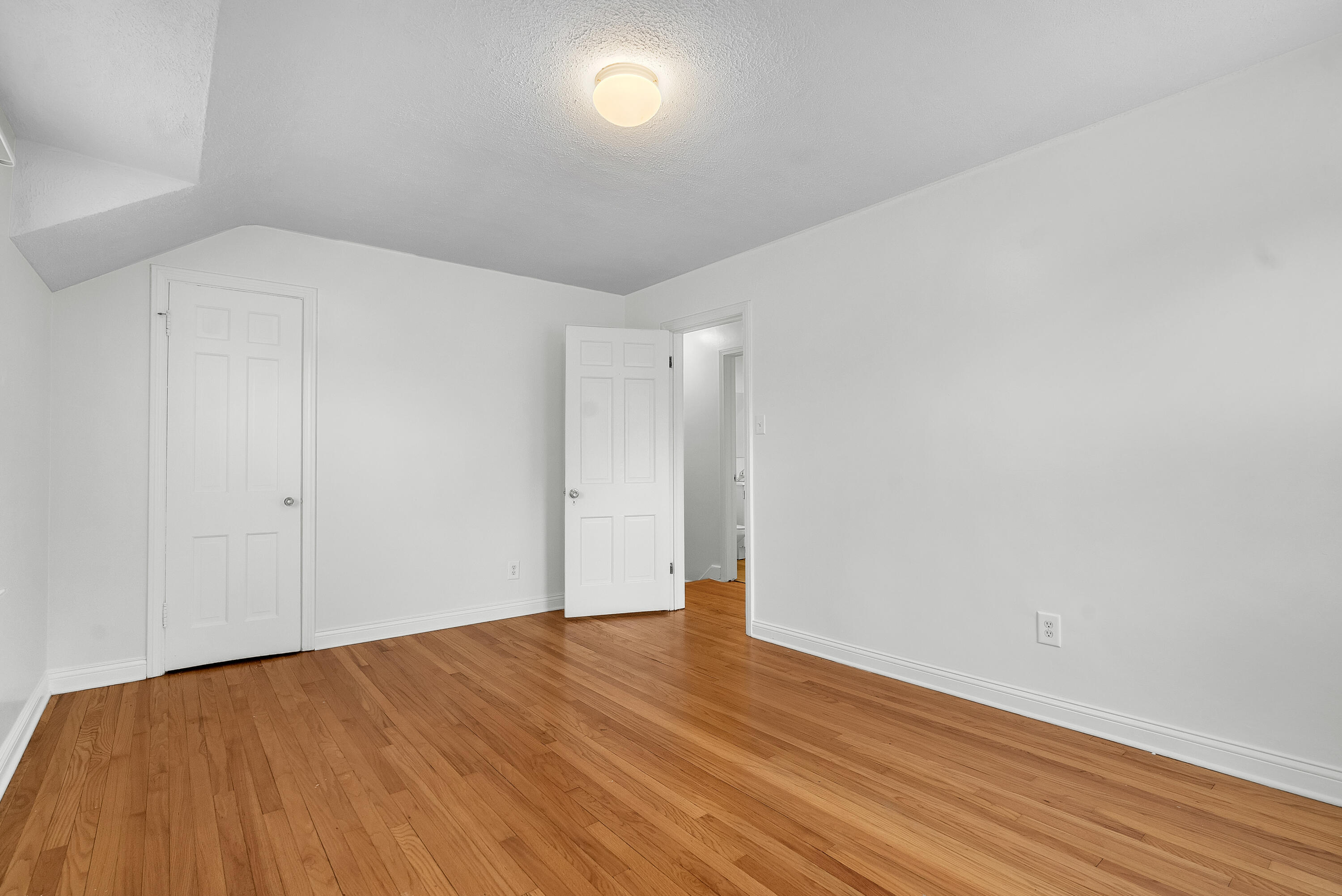 309 Belden Place Munster, IN 46321 - Photo 12 of 17 3000x2004