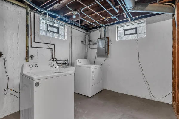 $189,000 | 309 Belden Place, Munster, IN 46321