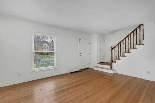 $189,000 | 309 Belden Place, Munster, IN 46321