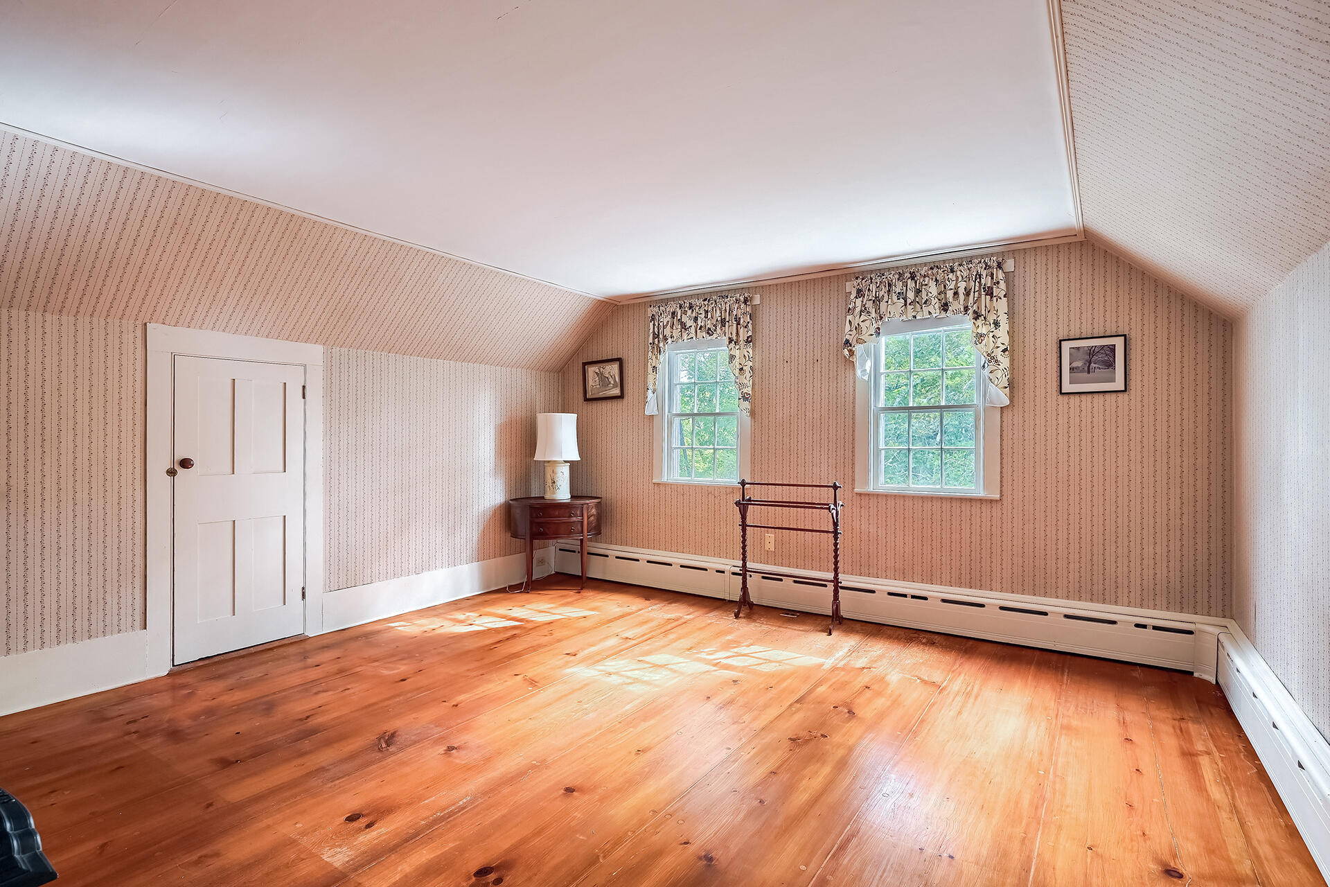 497 Main Street Centerville, MA 02632 - Photo 29 of 50 an empty room with windows