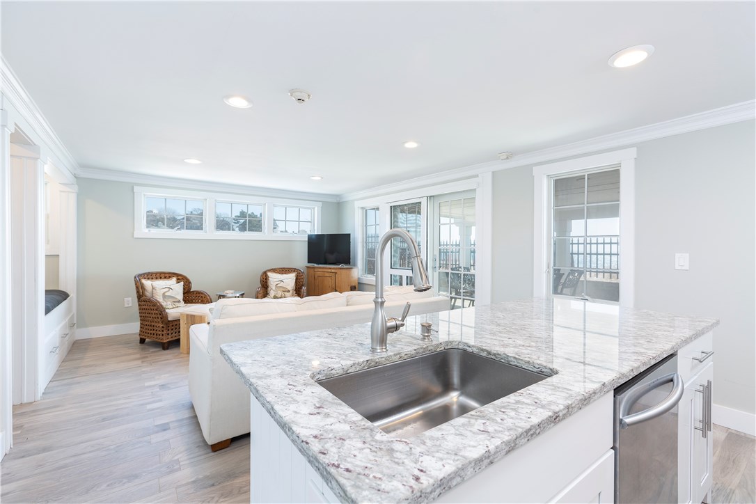 18 Fort Road Westerly, RI 02891 - Photo 4 of 31 Gallery Image 4