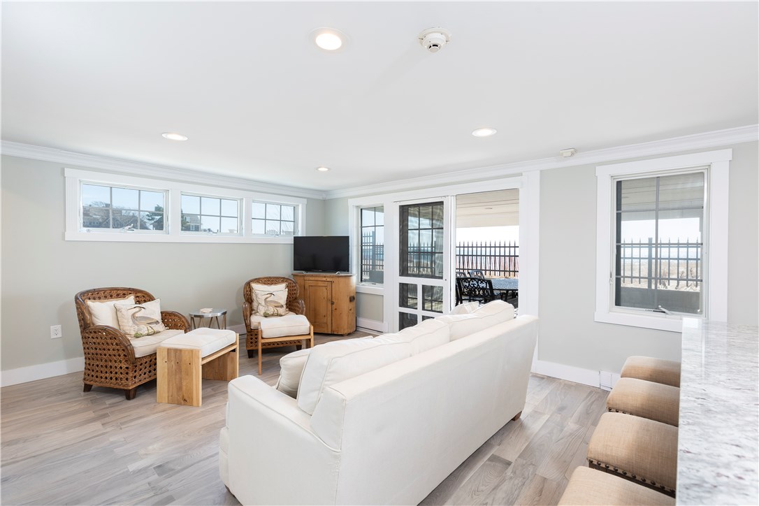 18 Fort Road Westerly, RI 02891 - Photo 7 of 31 Gallery Image 7