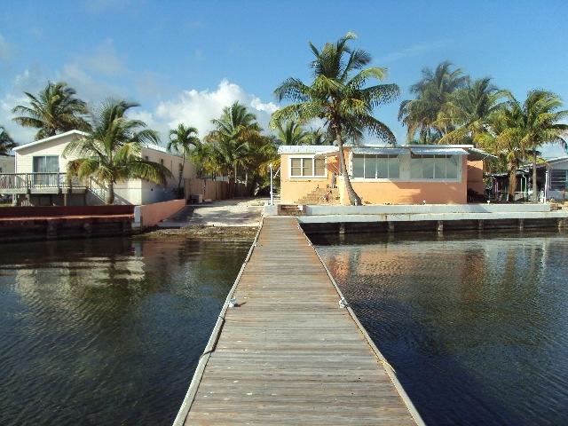 1306 Calder Road Key Largo, FL 33037 - Photo 4 of 17 rear