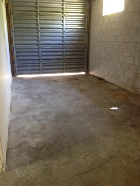 1306 Calder Road Key Largo, FL 33037 - Photo 9 of 17 garage