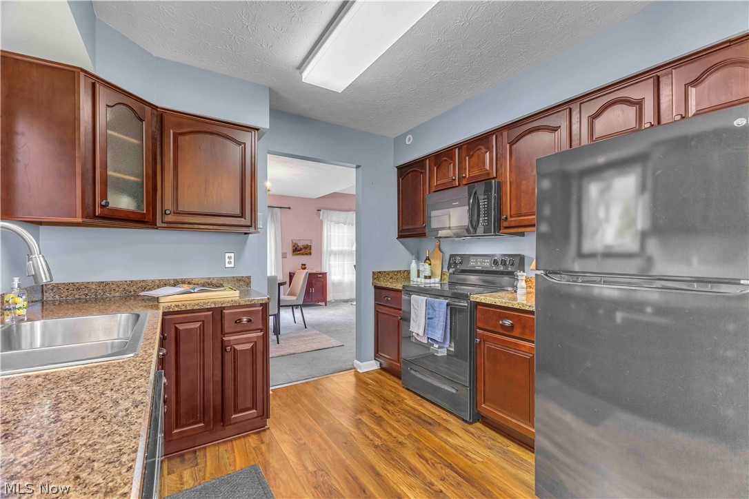 267 Jaycox Road Avon Lake, OH 44012 - Photo 7 of 39 Kitchen