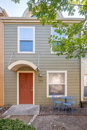 $2,450 | 1101 Grove Boulevard, Unit 304, Austin, TX 78741