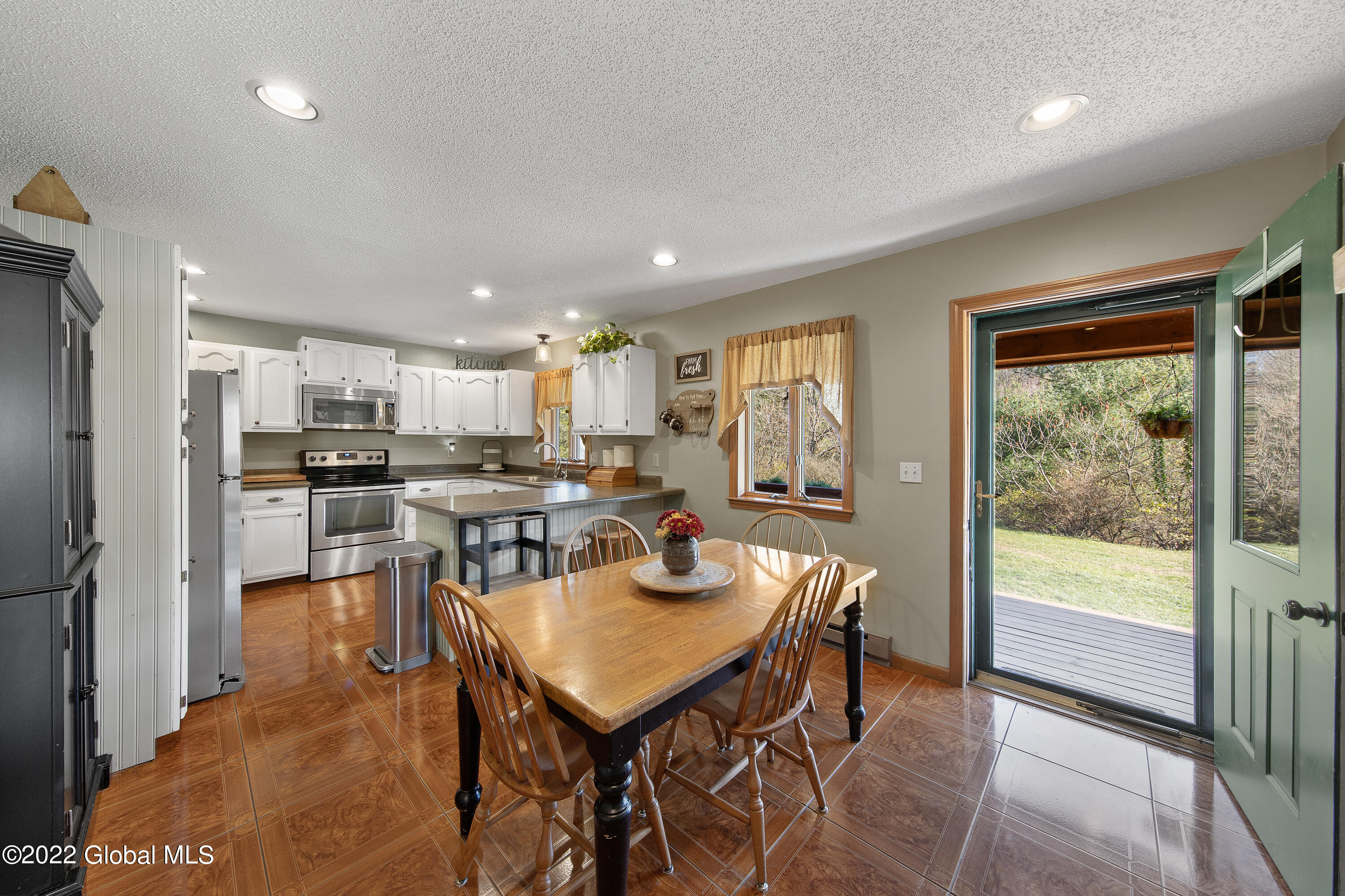 83 Stoddard Road Hampton, NY 12837 - Photo 4 of 64 1 (3)