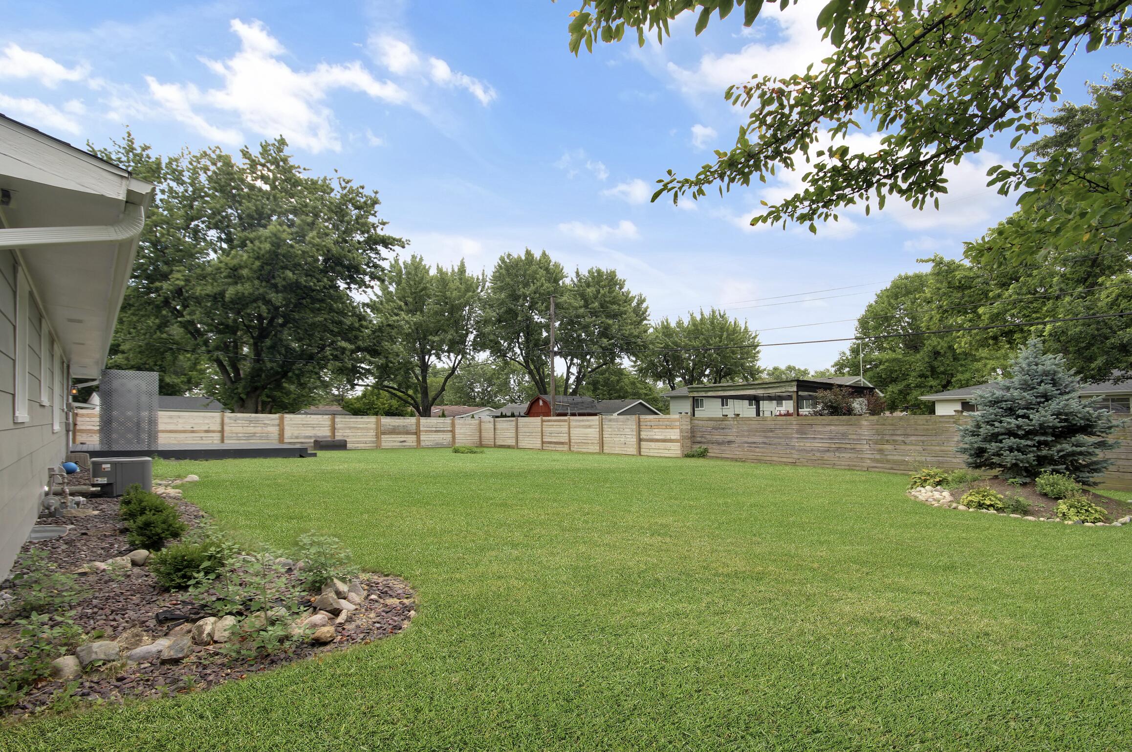 724 Pettibone Street Crown Point, IN 46307 - Photo 4 of 26 2316x1538
