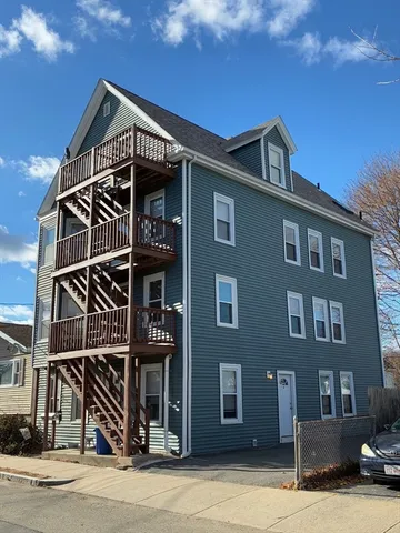 $2,750 | 9 Proctor Street, Unit 2, Peabody, MA 01960