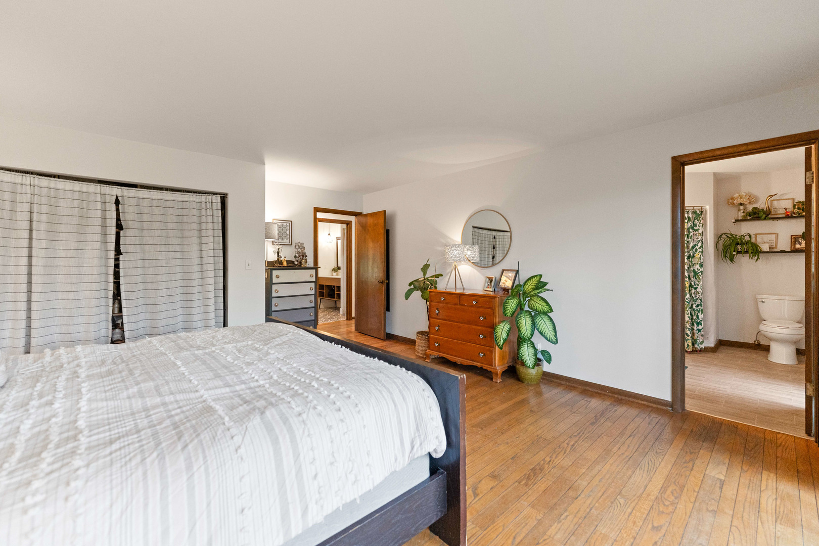 120 Stoney Creek Road DeKalb, IL 60115 - Photo 10 of 32 a bedroom with a bed and a dresser