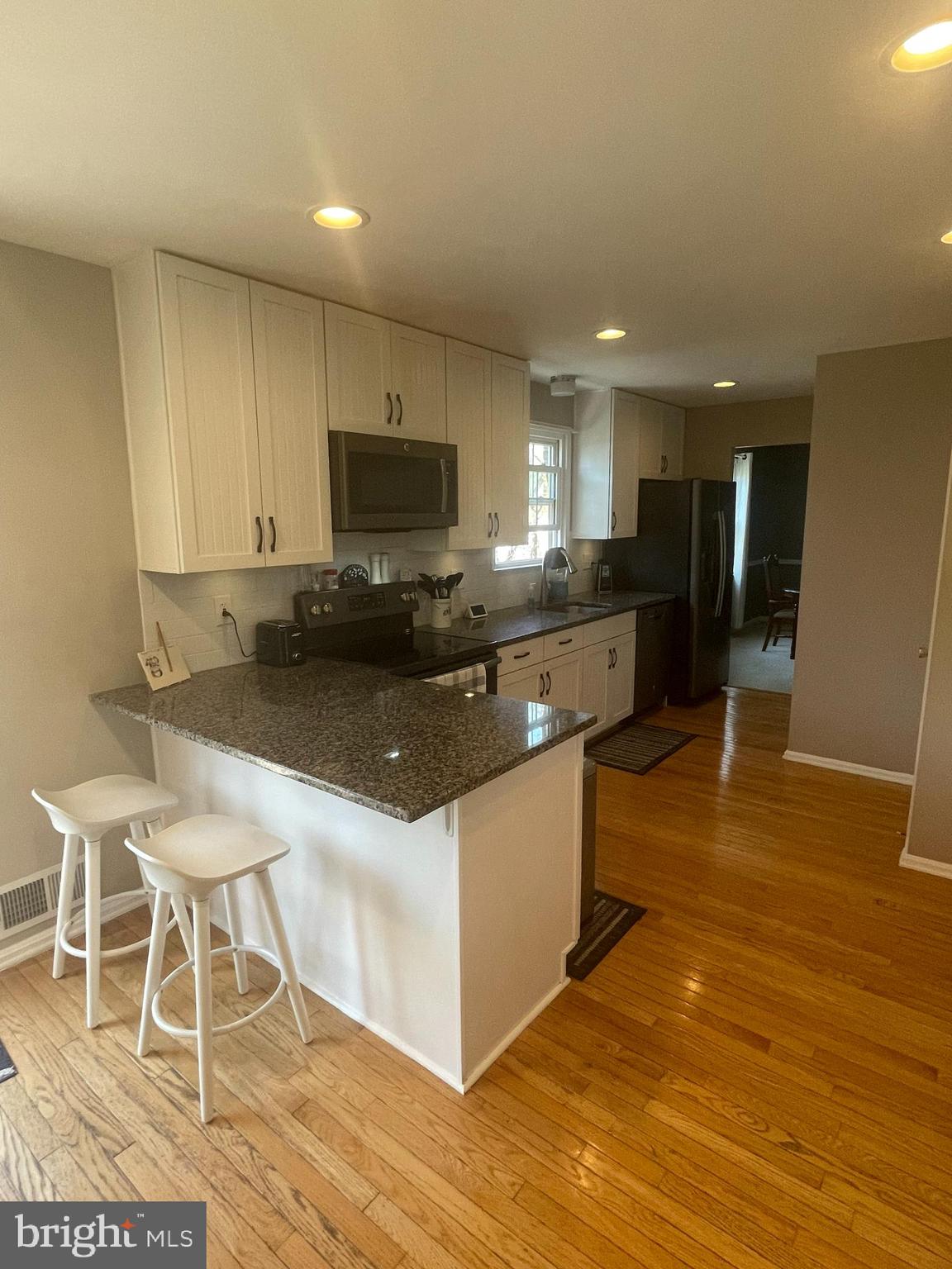 9218 Setter Place Springfield, VA 22153 - Photo 6 of 34 Gallery Image 6