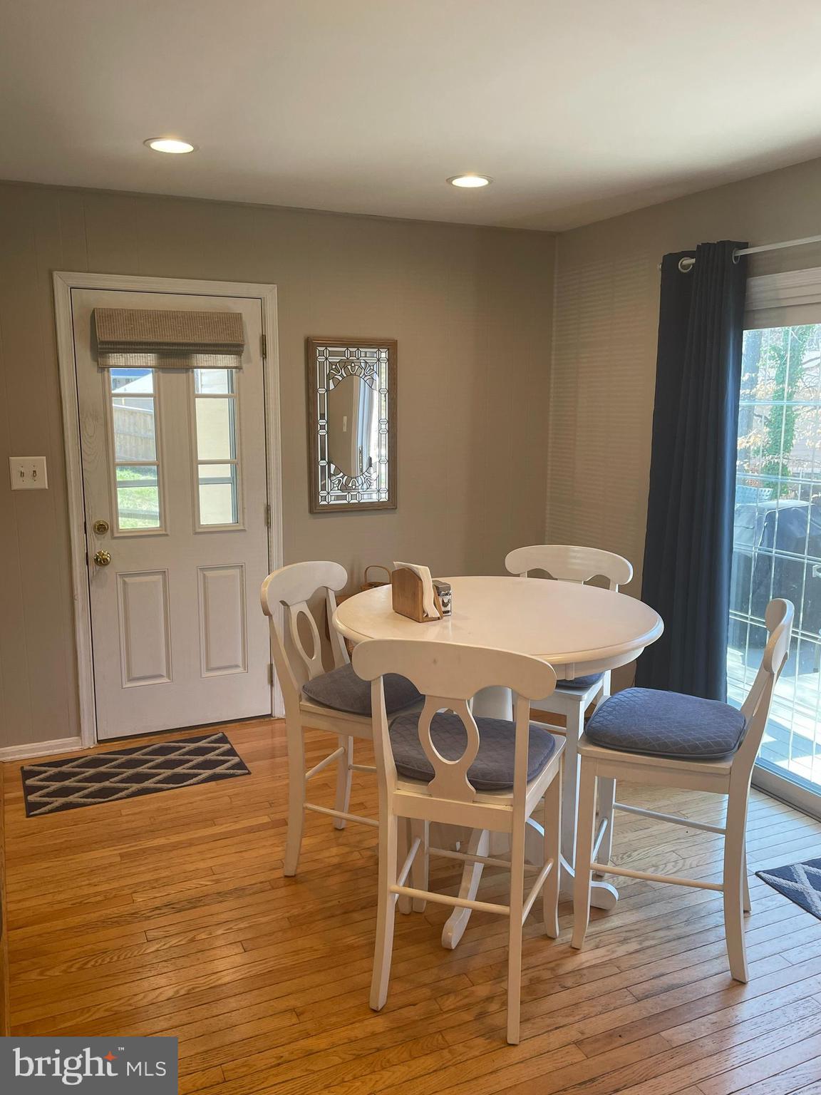 9218 Setter Place Springfield, VA 22153 - Photo 7 of 34 Gallery Image 7