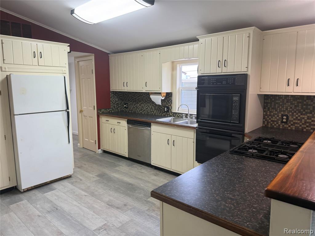 7149-7163 Burpee Road Grand Blanc, MI 48439 - Photo 25 of 72