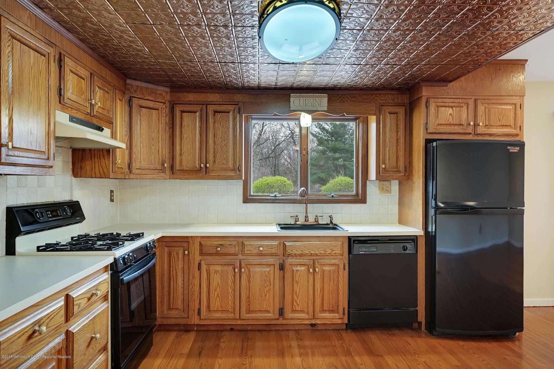 1622 Tiltons Corner Road Wall, NJ 07719 - Photo 9 of 33 25