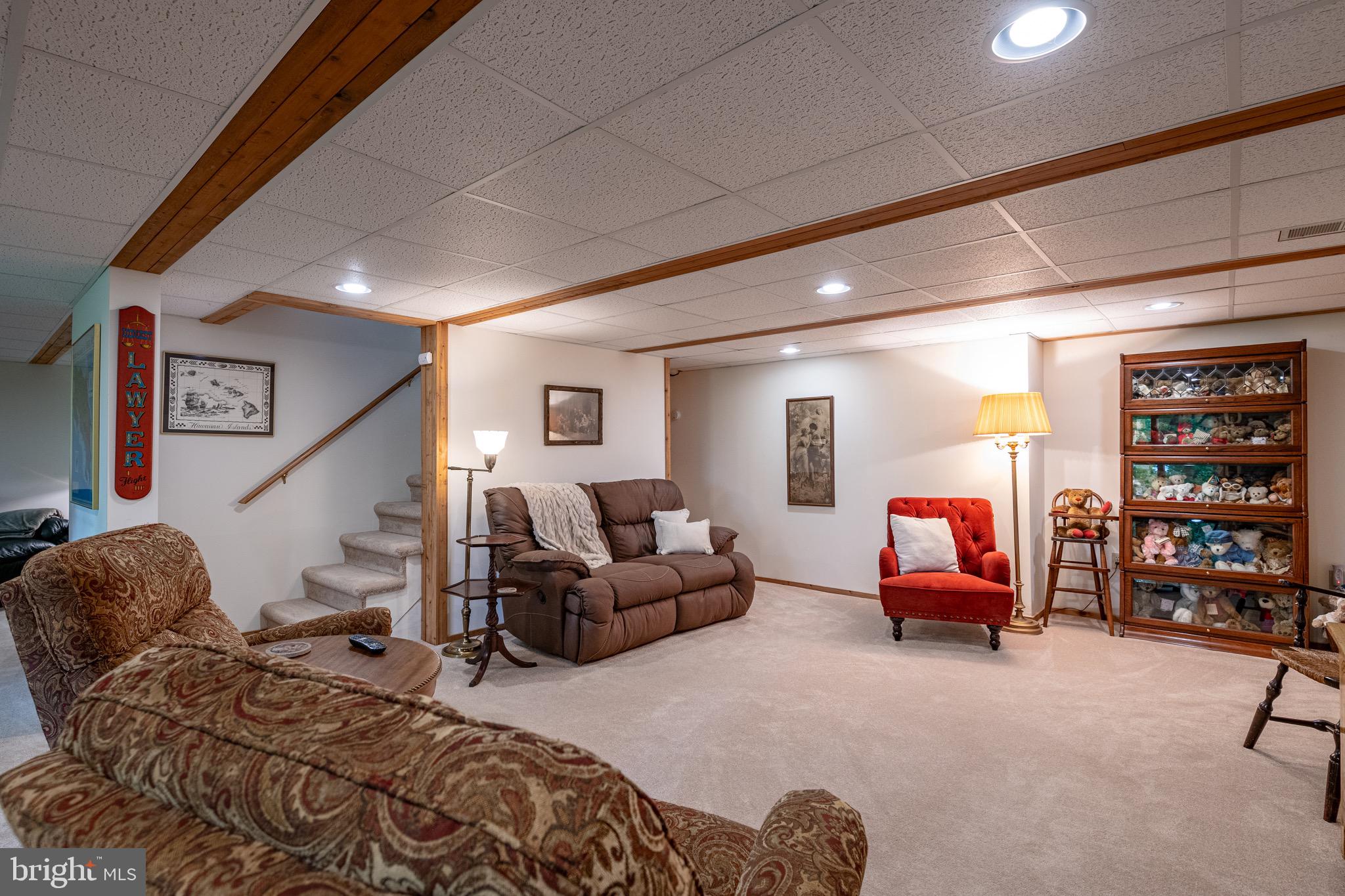 40 Golfview Lane Reading, PA 19606 - Photo 35 of 48 a living room with furniture gym equipment and a rug