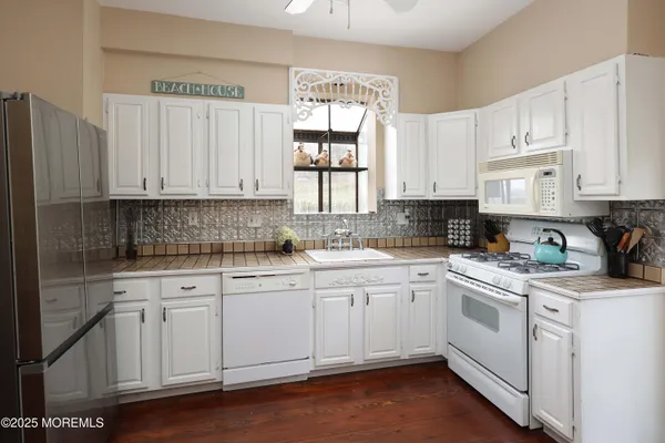 $950,000 | 75 Portland Road, Highlands, NJ 07732