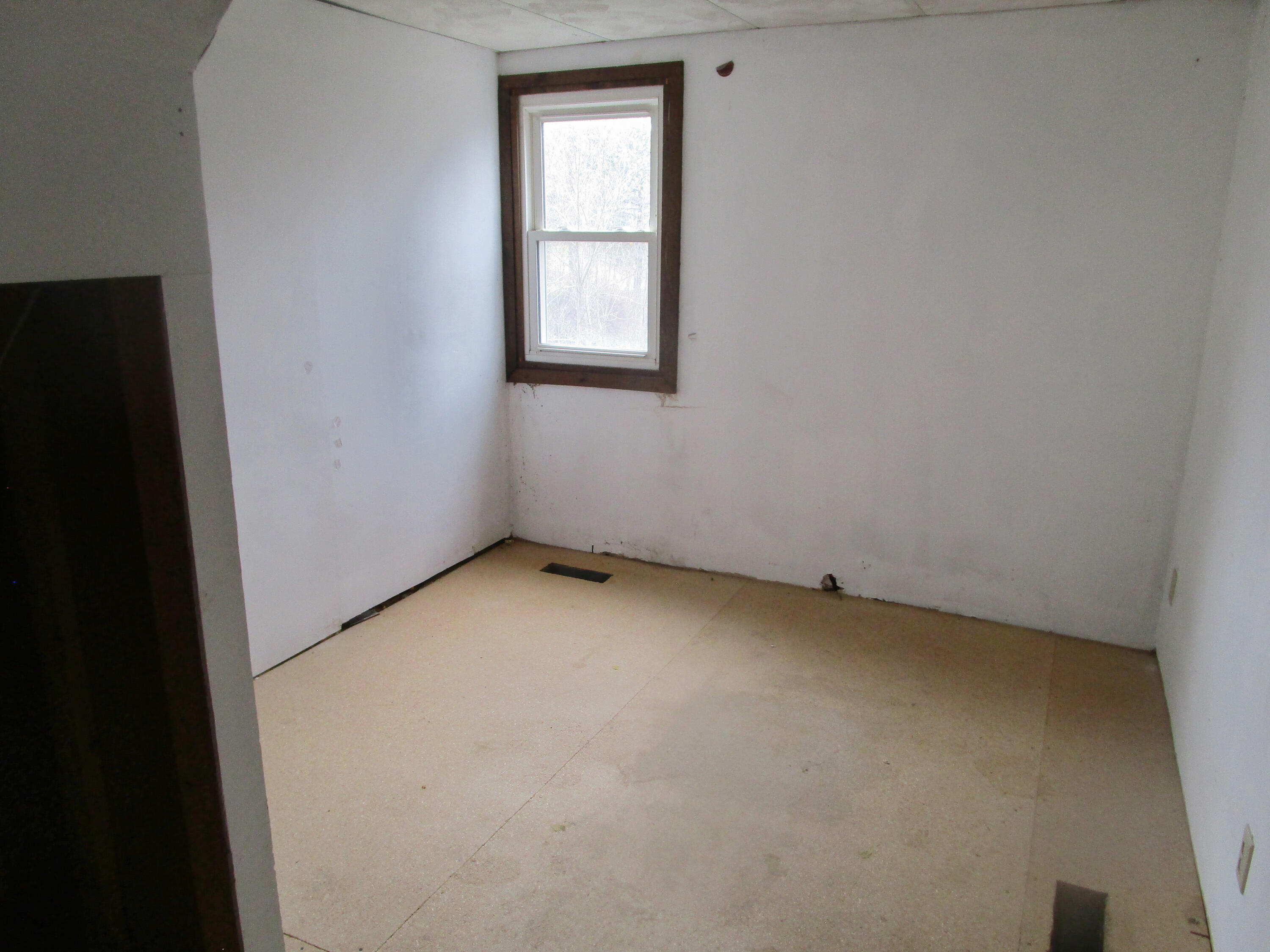 121 Stage Road Etna, ME 04434 - Photo 4 of 10 IMG_3967