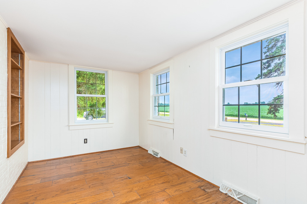 16071 Walker Road Newark, IL 60541 - Photo 14 of 41 an empty room with windows