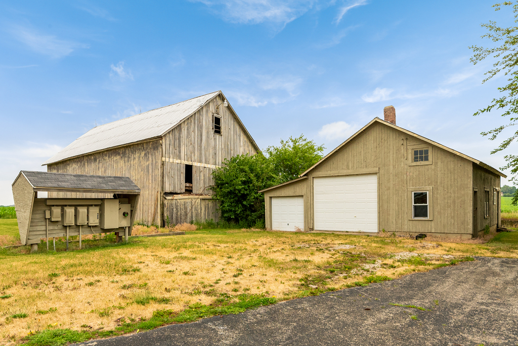 16071 Walker Road Newark, IL 60541 - Photo 38 of 41 a view of a house with a yard